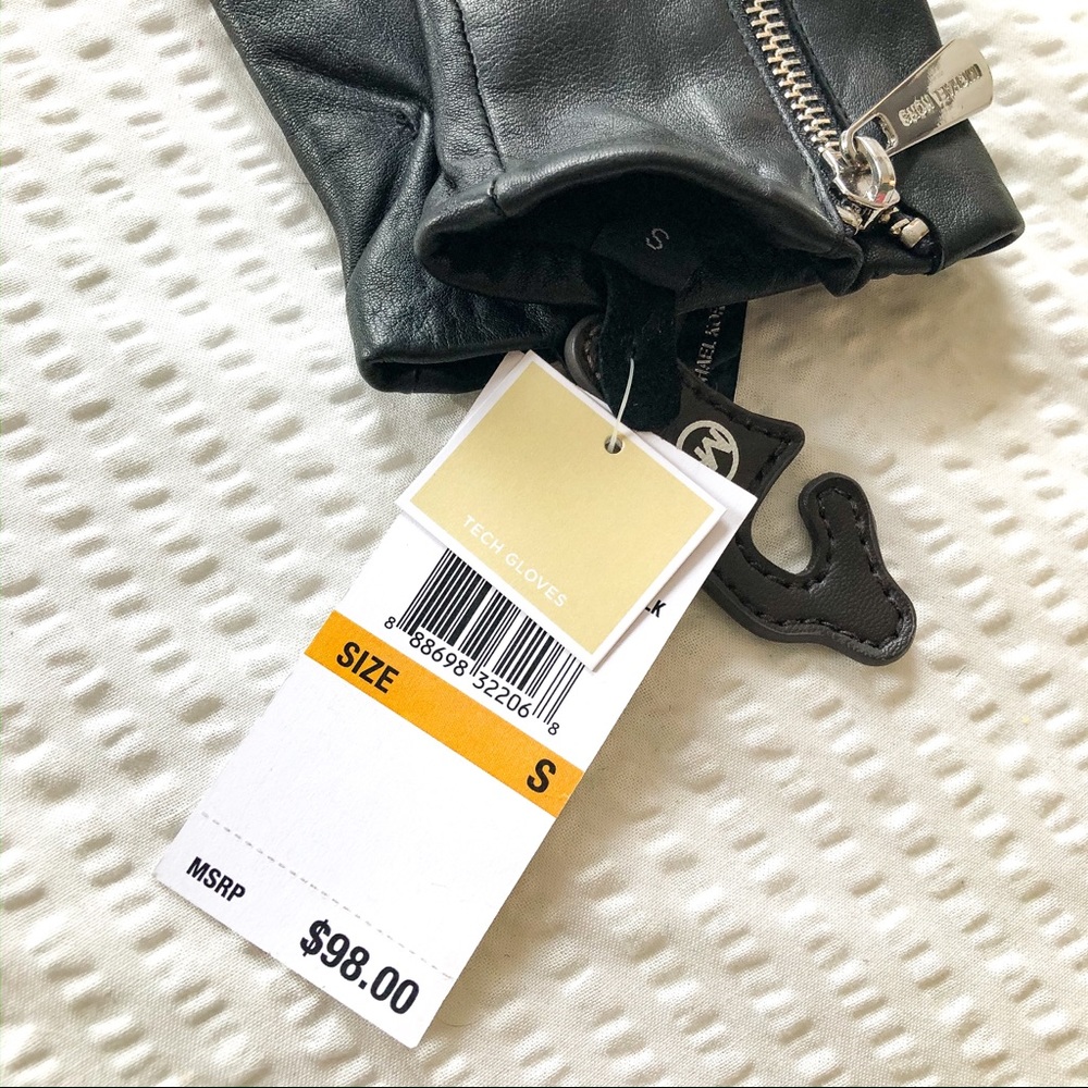 π Michael Kors Leather Tech Gloves - Picture 6 of 8